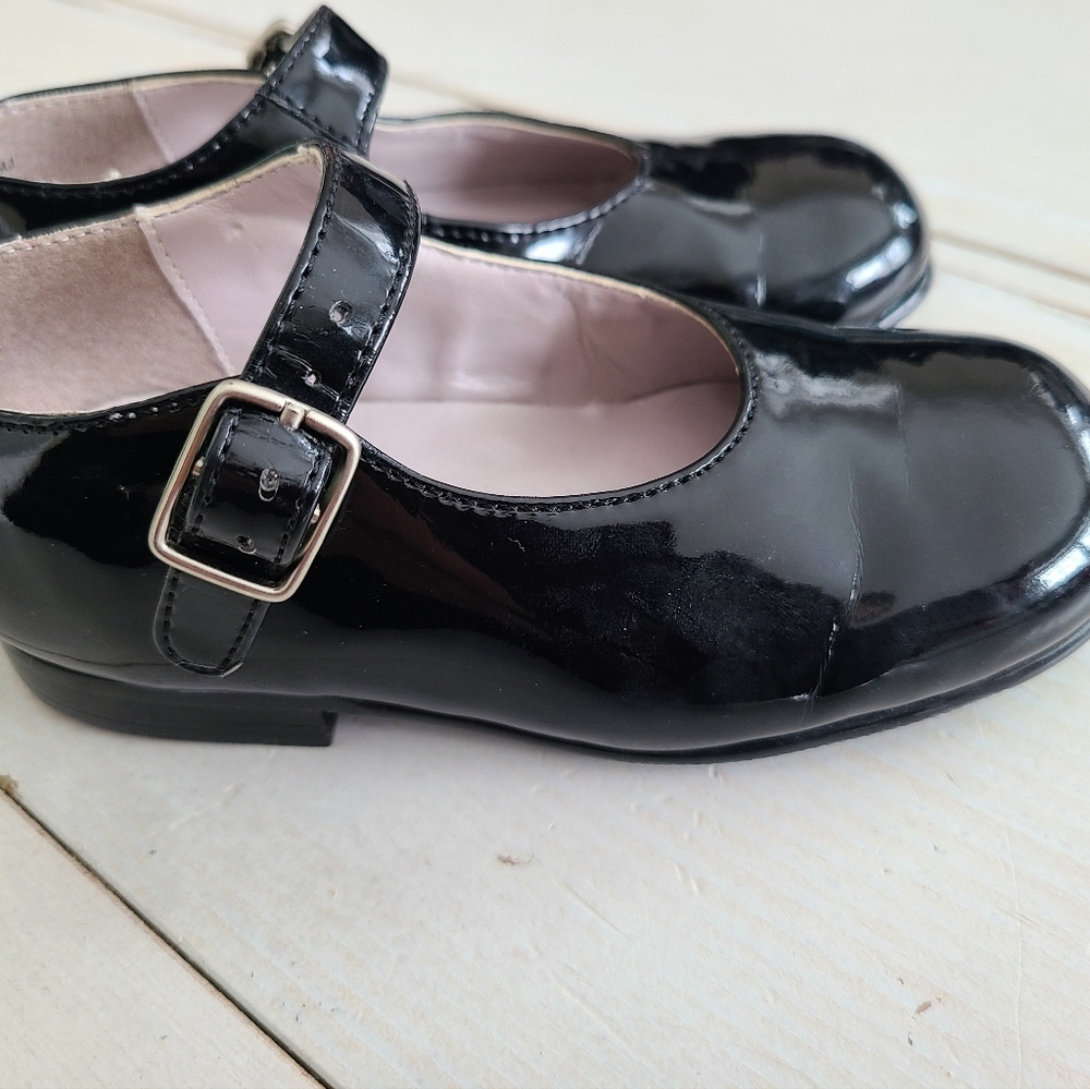 Striderite black size 6 girls shoes